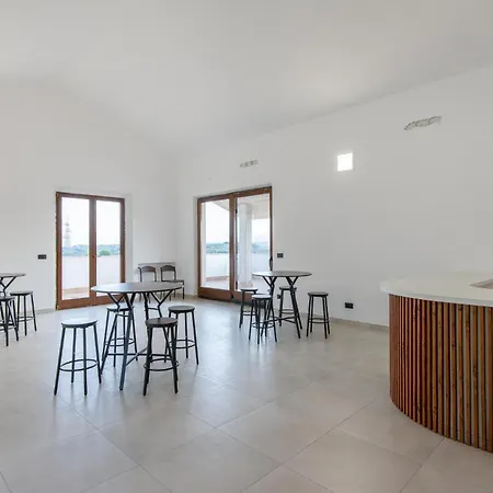 Appartement In With Swimming Pool Moscufo